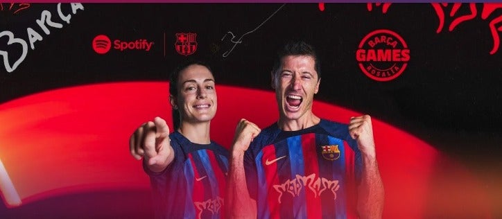 Promoción del jersey del Barcelona con el logo de Rosalía