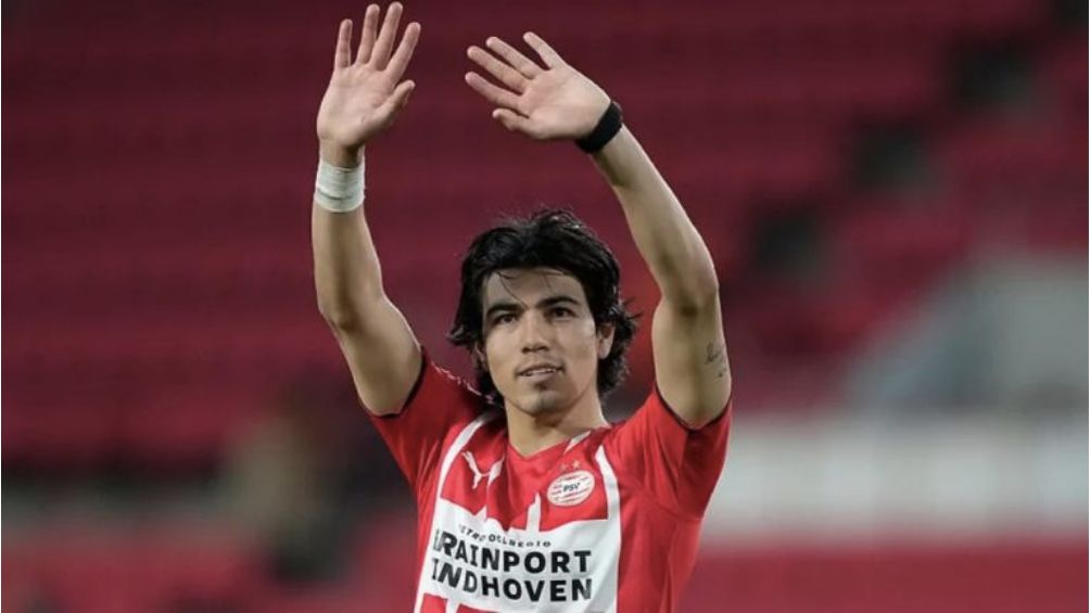 Gutiérrez celebrando un gol con el PSV