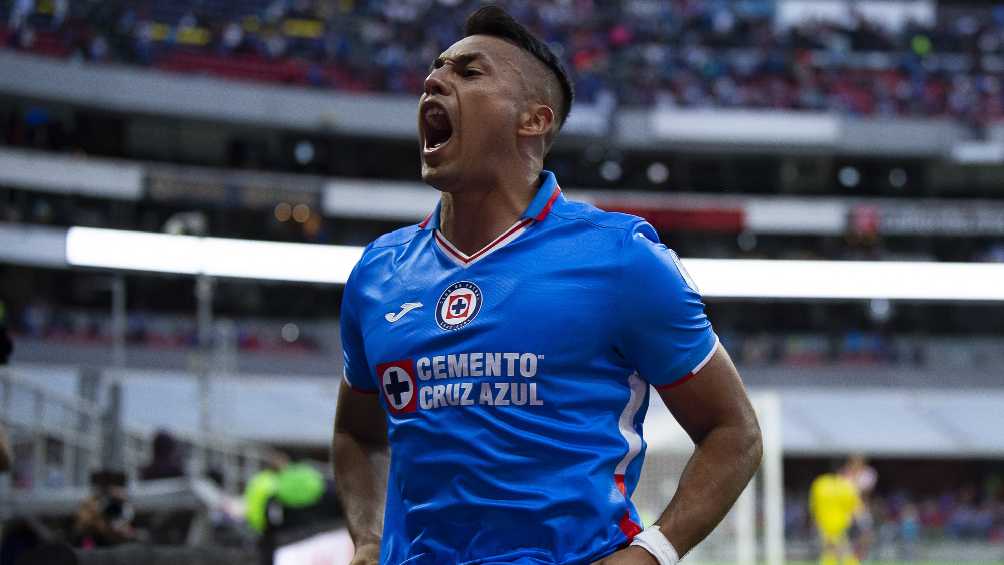 Iván Morales celebrando gol ante San Luis