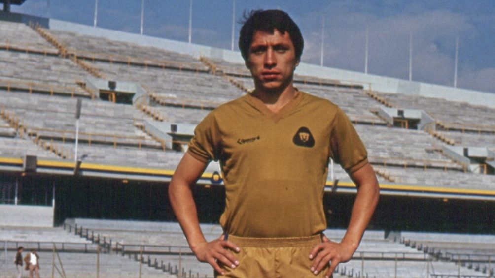 Manuel Negrete en su etapa como jugador de Pumas
