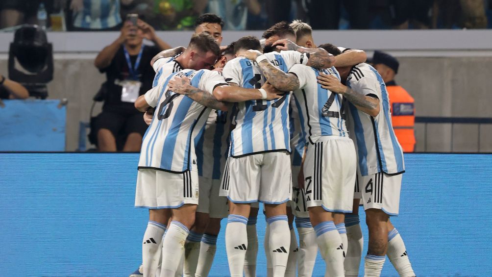 Argentina golea dentro de una gran fiesta