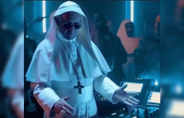 Papa Francisco de DJ creada con IA