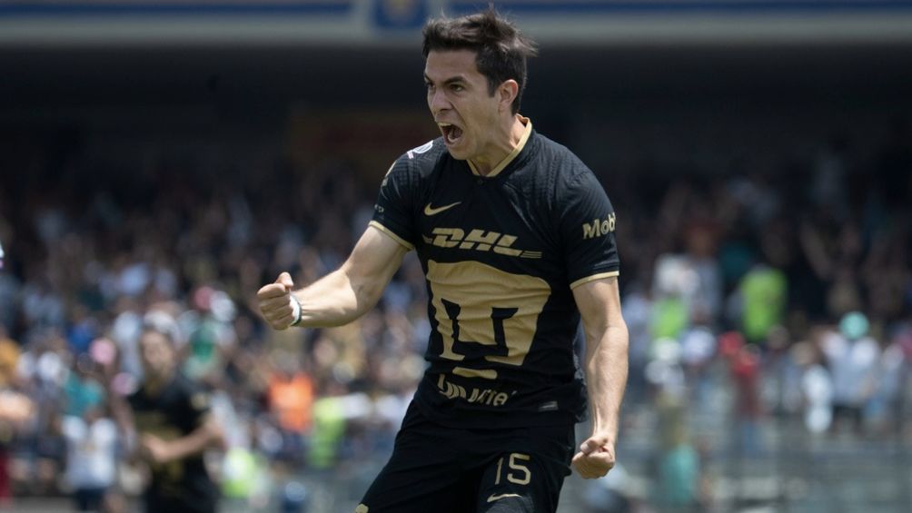 Ulises Rivas celebra el primer gol de los Pumas