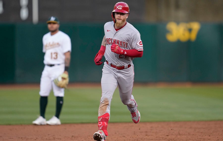 AP Jake Fraley recorre las bases tras cuadrangular