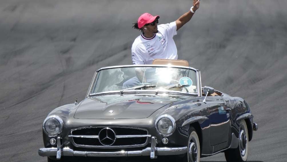 AP Lewis Hamilton se quedó en Miami antes de viajar a Italia