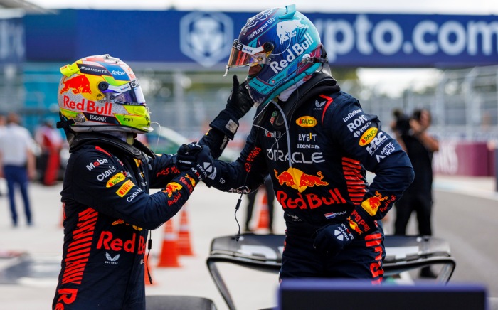 Checo Pérez felicita a Verstappen por ganar el GP de Miami