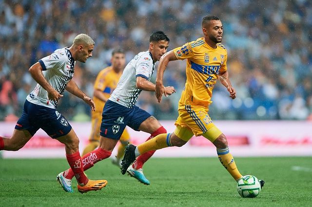 Rafael Carioca en el partido ante Rayados en Semifinal