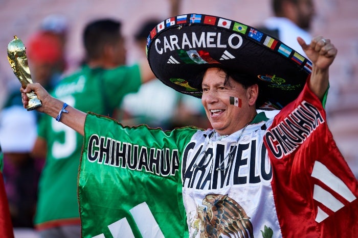 Caramelo en un partido de la Selección Méxicana