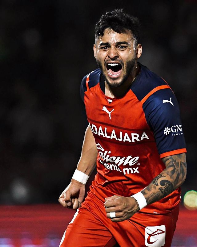 INSTAGRAM: @alexisvega.9 Alexis Vega con Chivas