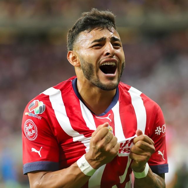 INSTAGRAM: @alexisvega.9 Alexis Vega celebrando con Chivas