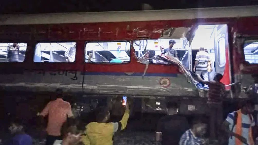 Así lucían los trenes tras el accidente