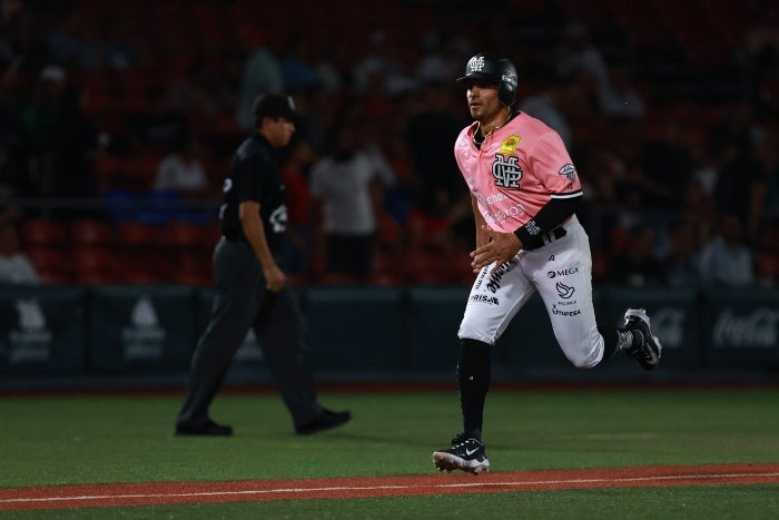 Mariachis se llevó el primero de la serie