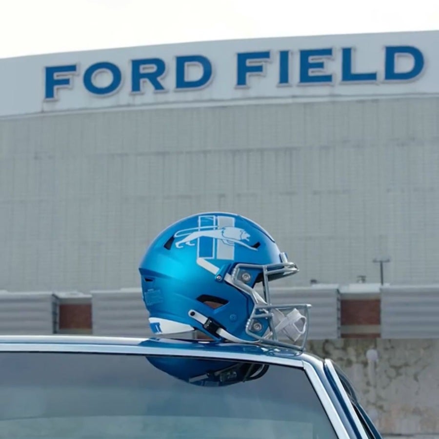 Casco alternativo de los Lions de Detroit