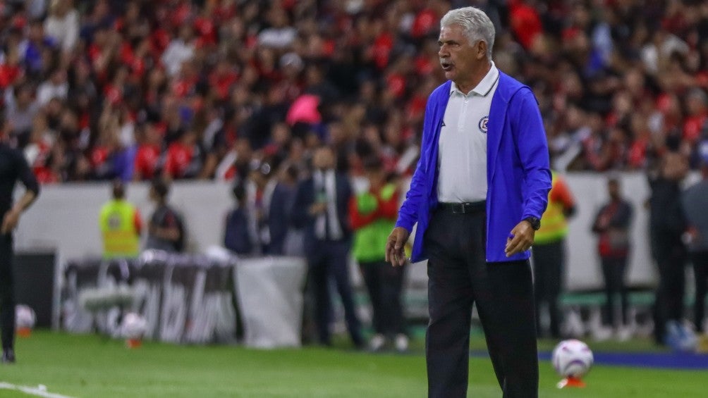 'Tuca' Ferretti reaparece para dar conferencia tras derrota de Cruz Azul: "Me voy triste"