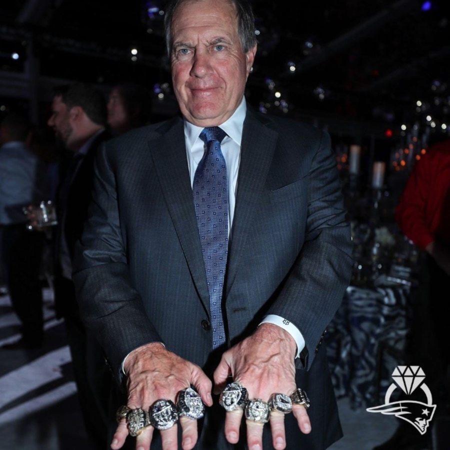 Bill Belichick son sus anillos de NFL