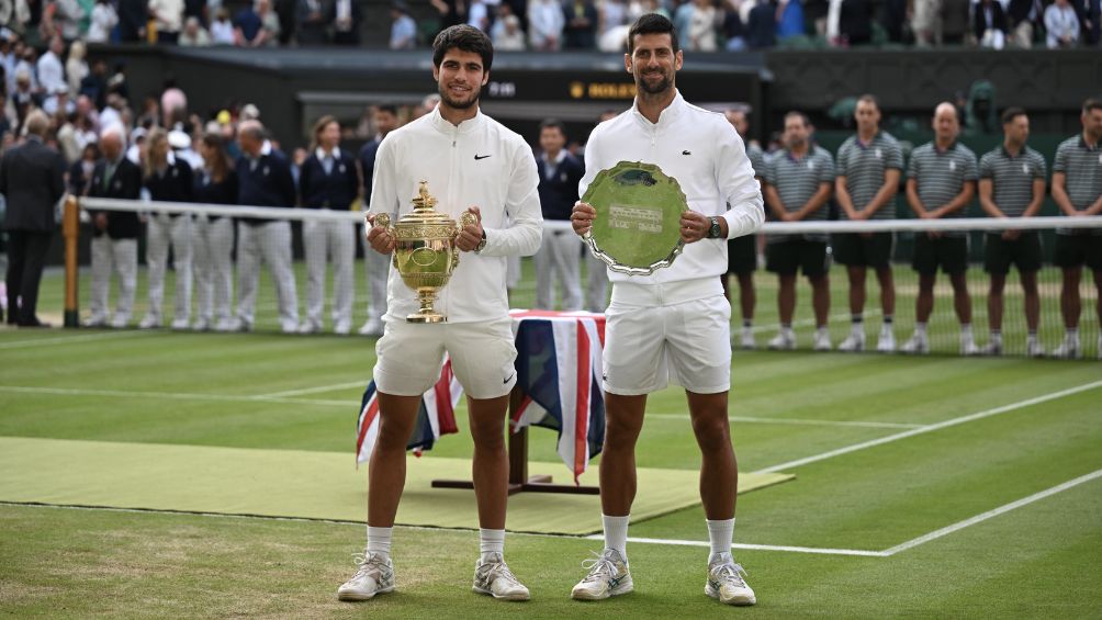 Alcaraz junto a Novak Djokovic