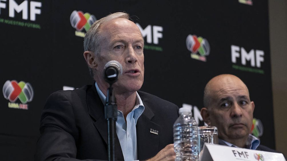 El Presidente Ejecutivo de la Federación Mexicana de Futbol en conferencia de prensa