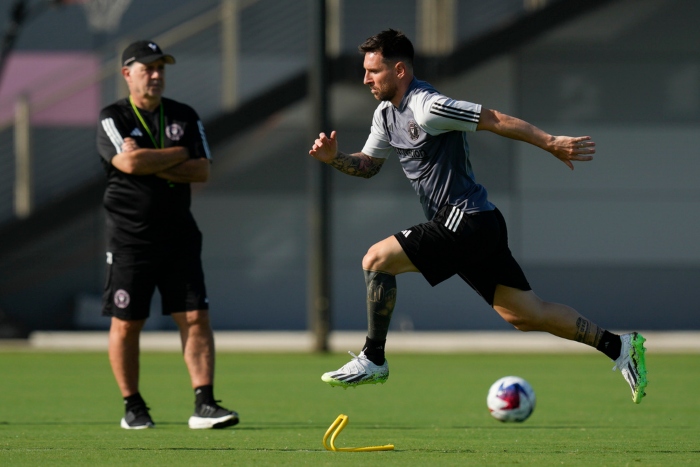 Tata Martino junto a Lionel Messi en un entrenamiento del Inter de Miami