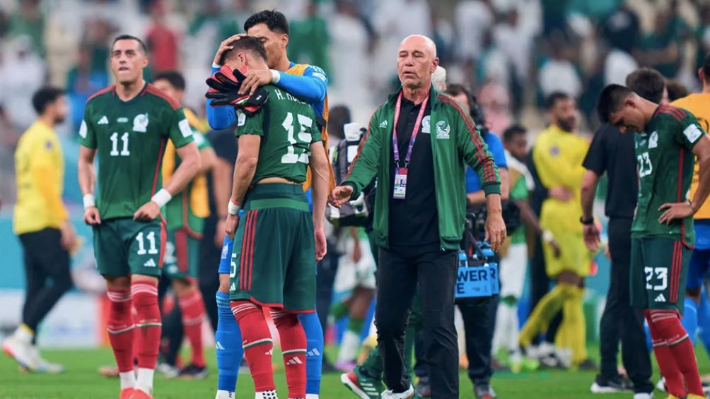 Los jugadores de la Selección Mexicana tras la eliminación de Qatar 2022