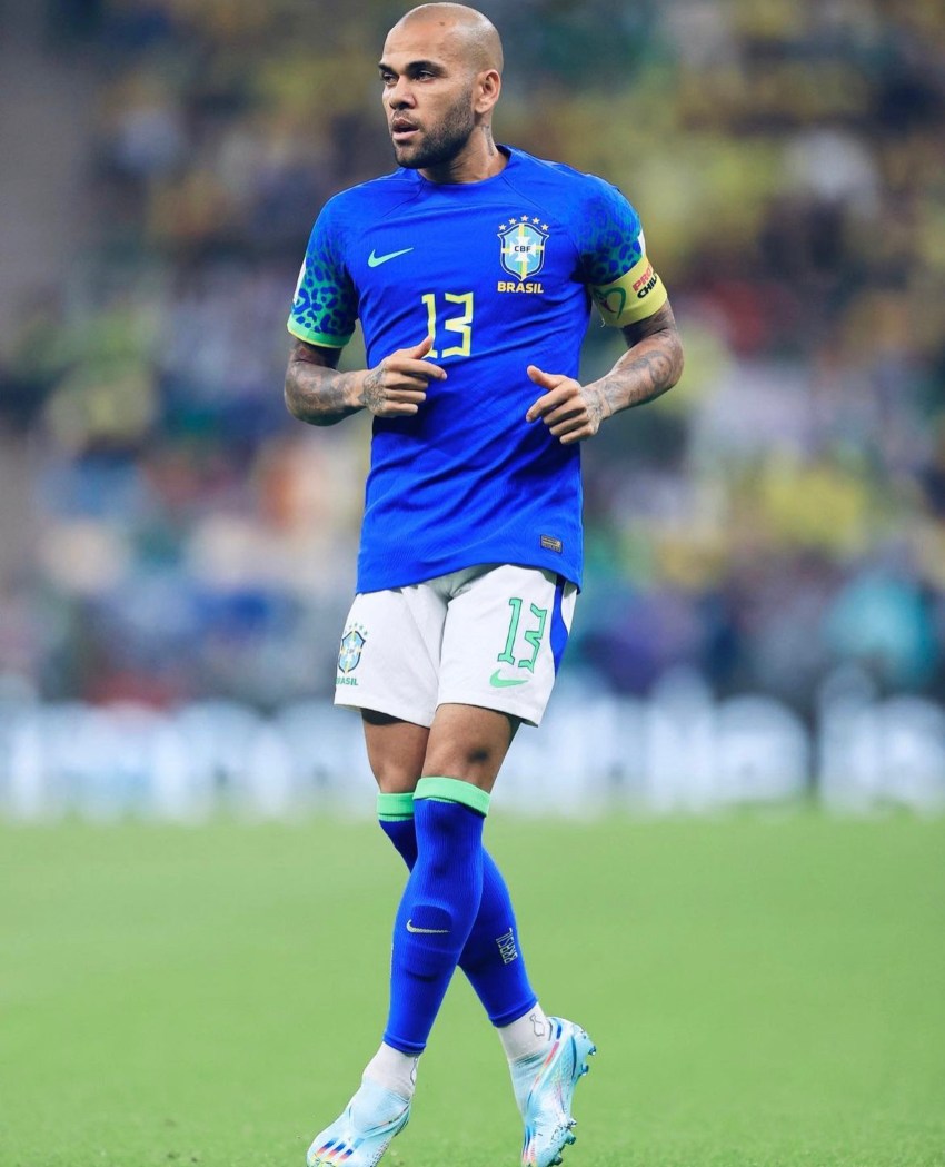 Dani como capitán de la selección de brasil