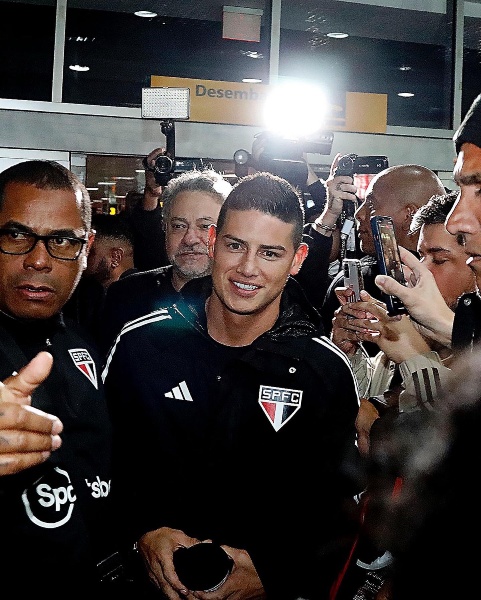 James Rodríguez a su llegada a Brasil