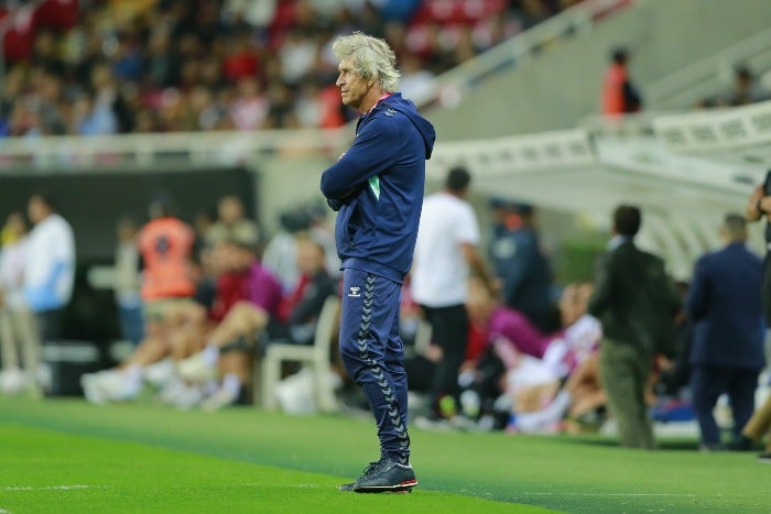 Manuel Pellegrini en el partido amistoso vs Sevilla