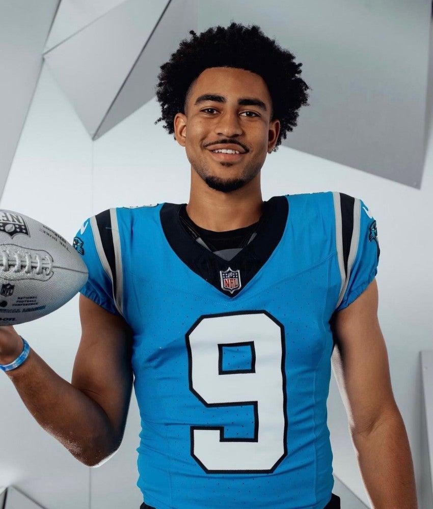 Presentado por lo panthers