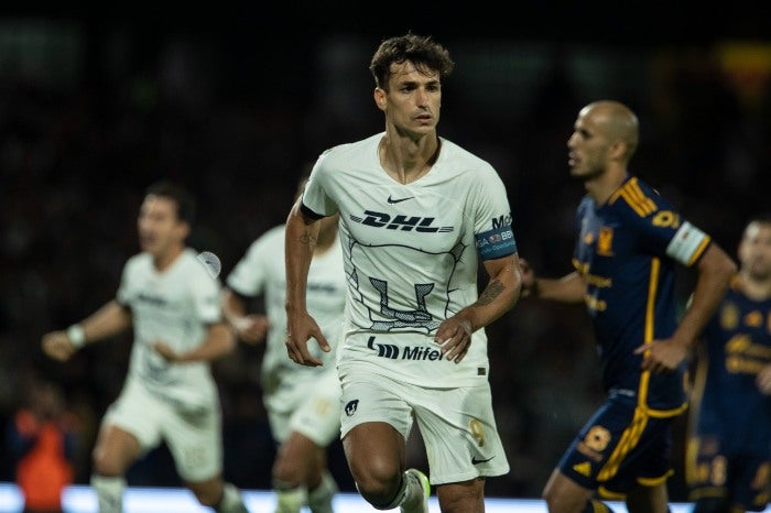 Miguel Pontón Dinenno celebrando su gol