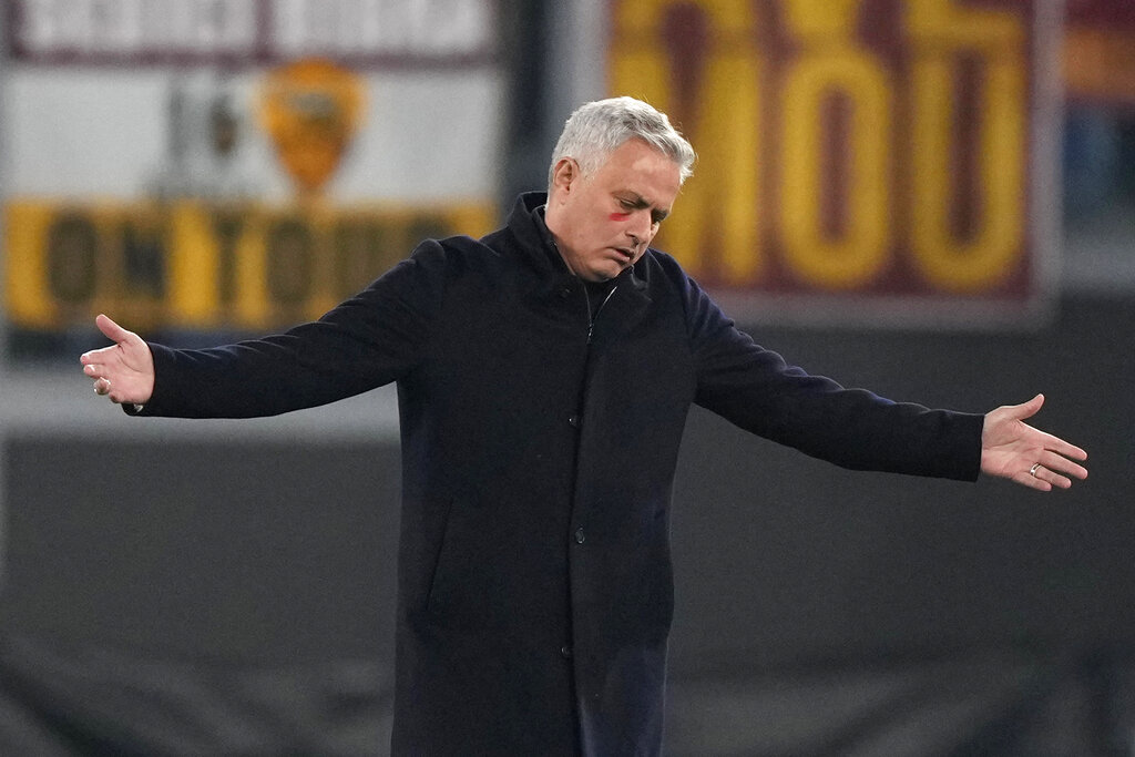 José Mourinho diriginedo en la Roma
