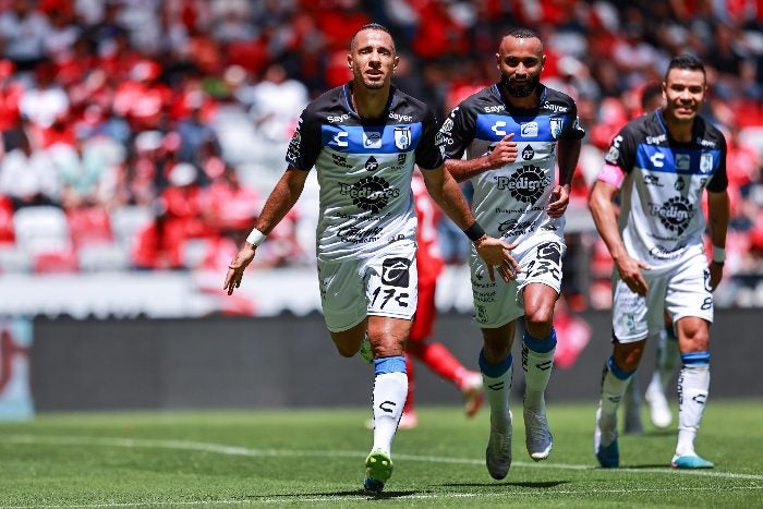 Camilo Sanvezzo anotó para los Gallos