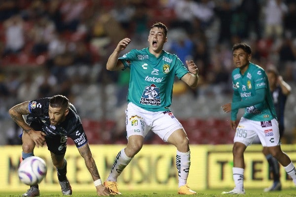 MEXSPORT Federico jugando con el León