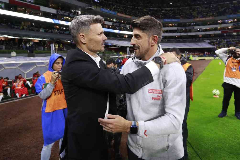 Ortiz y Paunovic en el último Clásico Nacional que dirigió el argentino