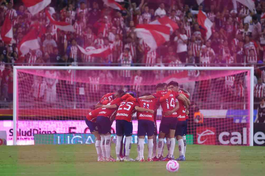 Las Chivas antes del arranque del partido contra Tigres