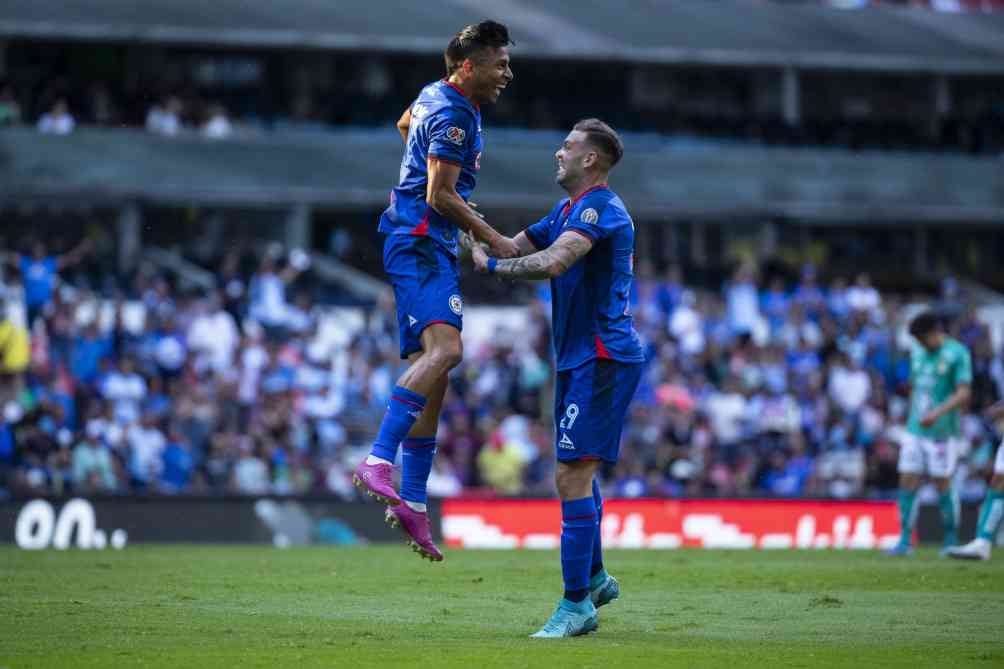 MEXSPORT Sepúlveda y Rotondi en festejo de gol