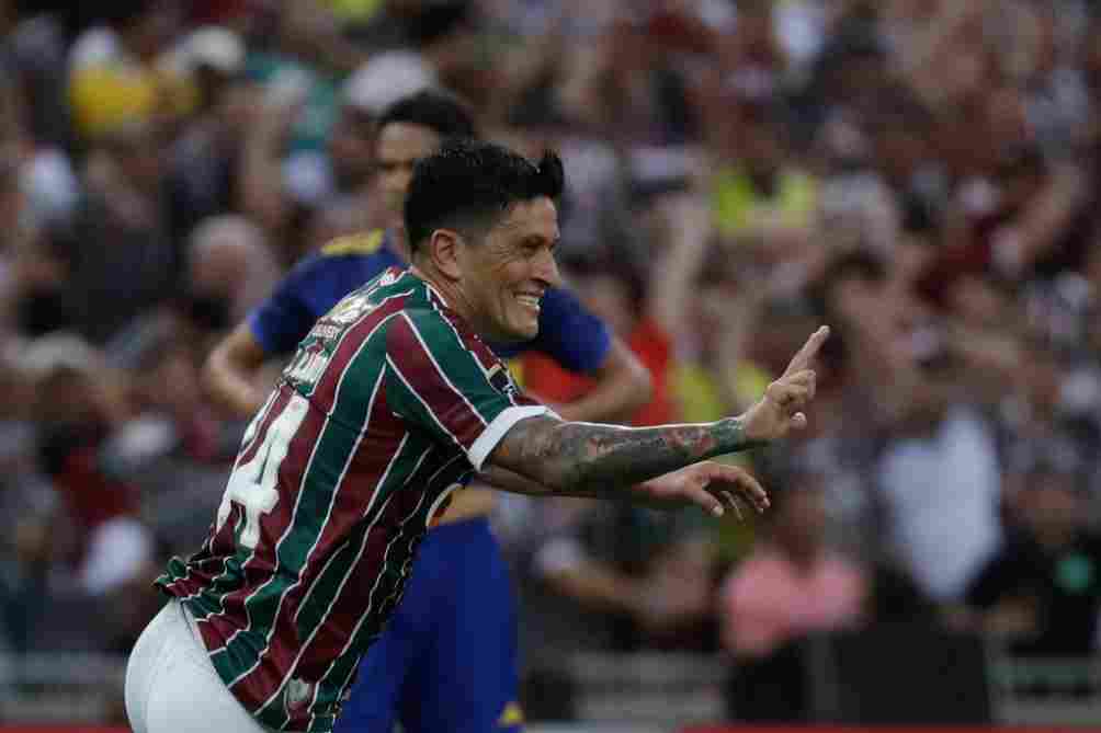 Germán Cano celebra el gol que le dio la ventaja a los brasileños