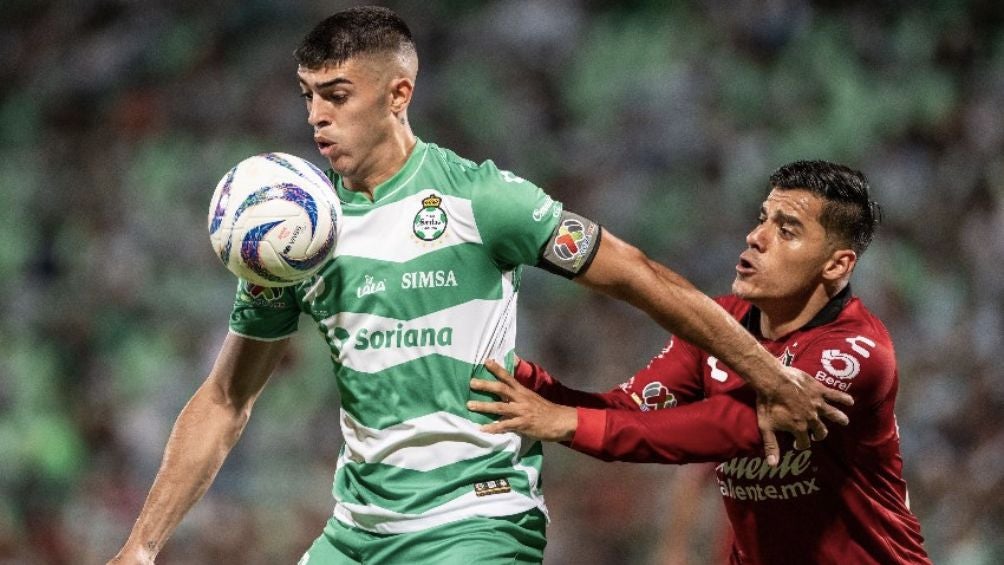 Brunetta en un partido en Liga MX