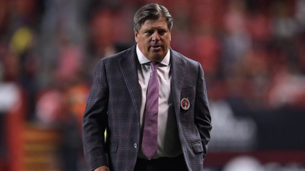 Miguel Herrera en un partido con Xolos