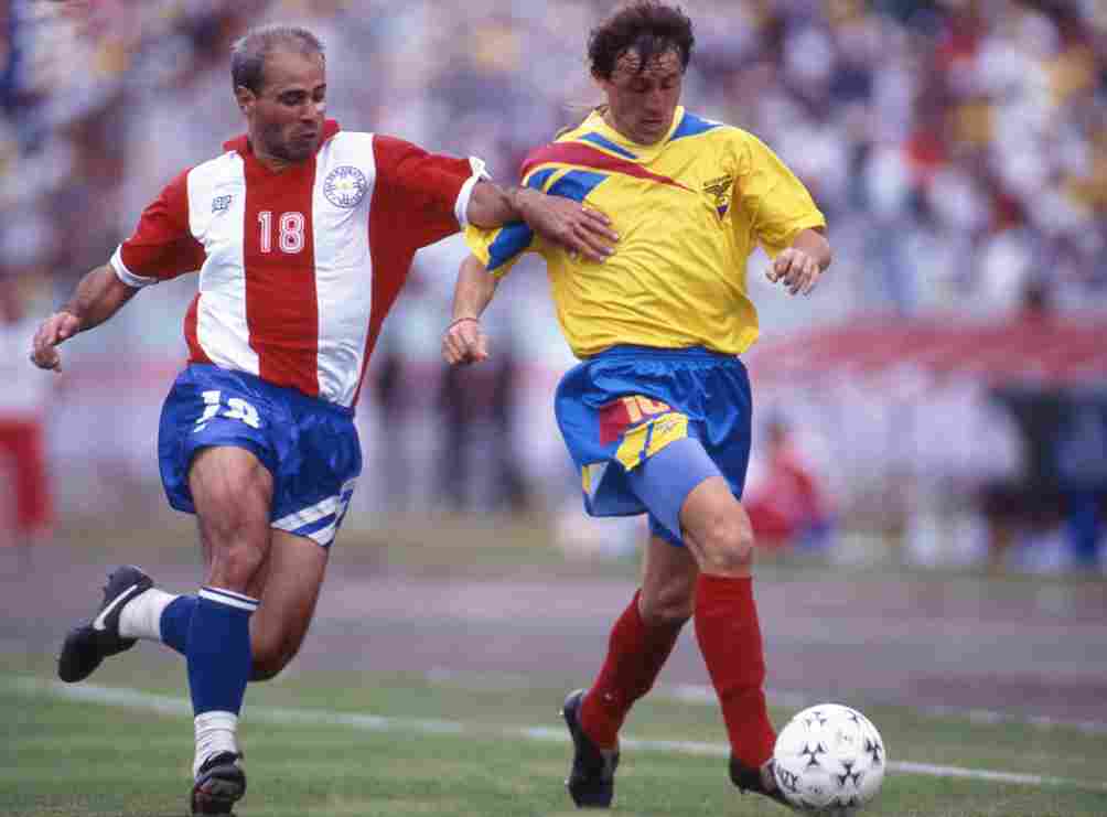 Alex Aguinaga con la Selección de Ecuador