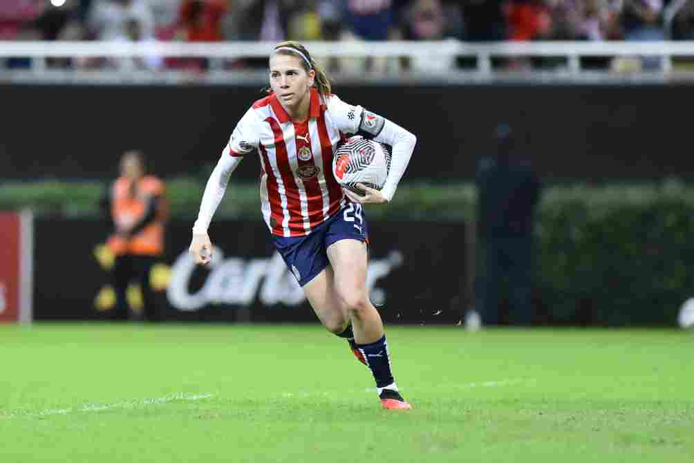 Alicia Cervantes tras su gol en el primer partido