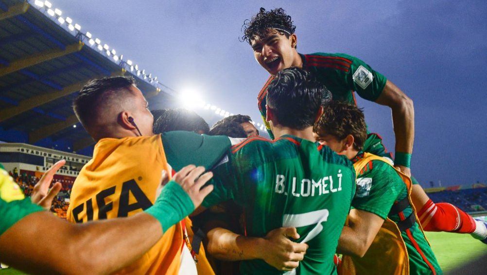 Mexico beat New Zealand to qualify for Round of 16