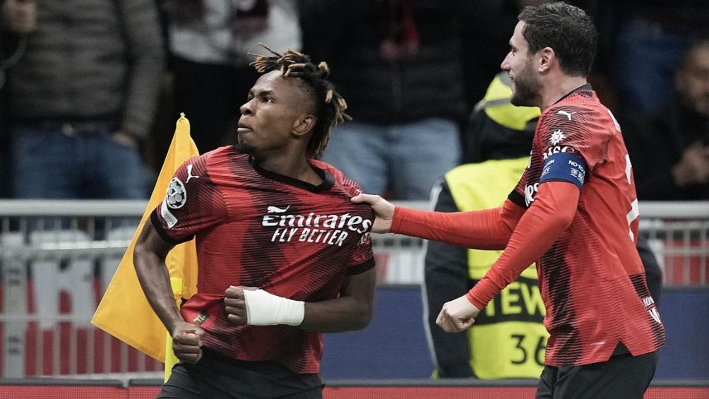 Chukwueze celebra el gol del AC Milan
