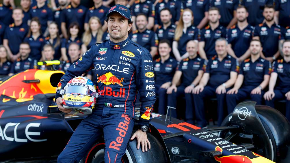 Checo Pérez se siente feliz en Red Bull