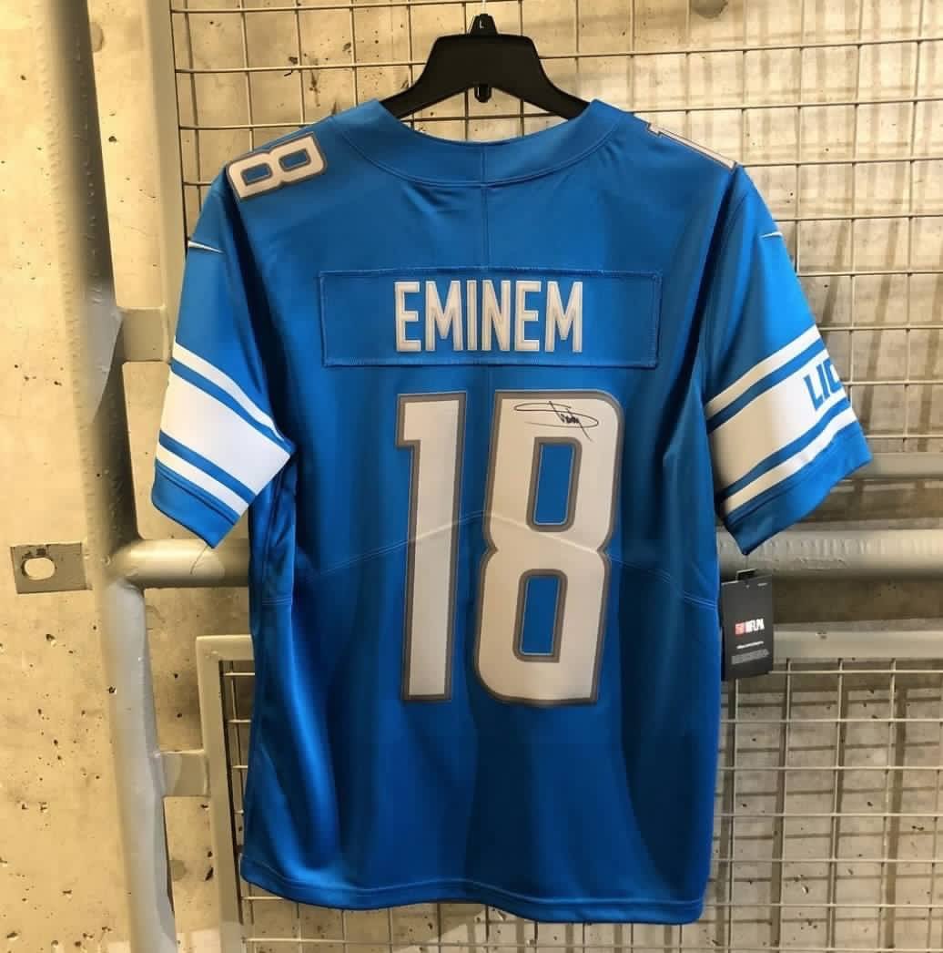 Aficionados de Lions tienen jerseys con el nombre de Eminen