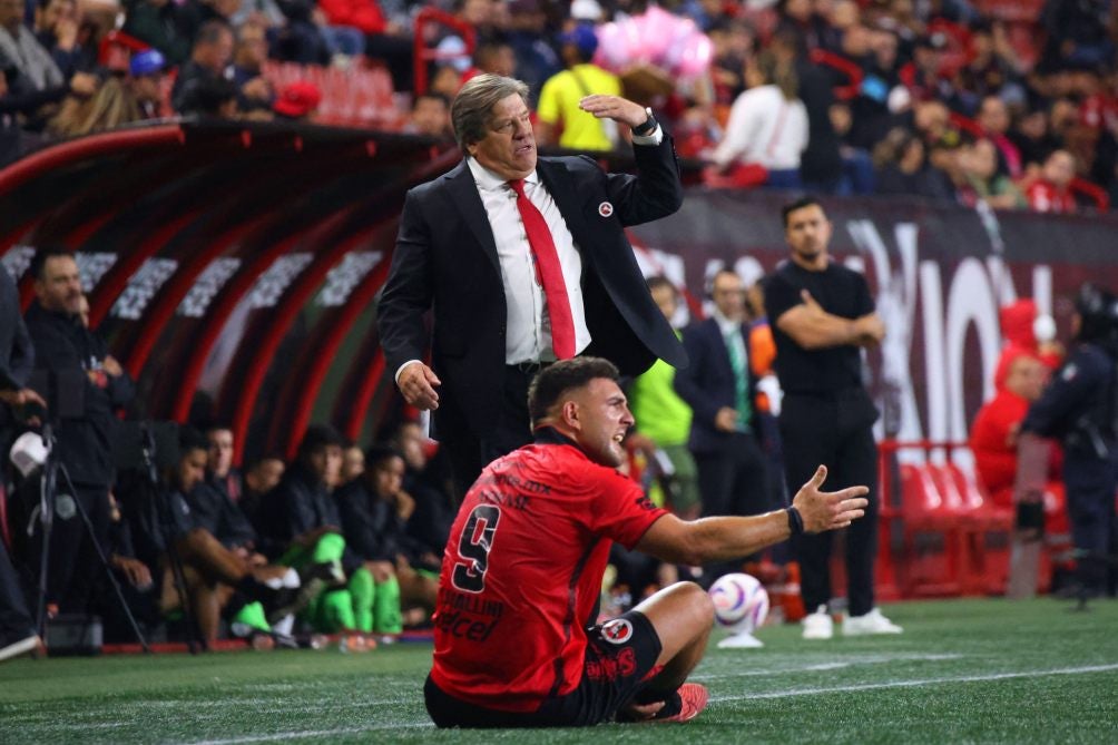 Herrera en el banquillo de Xolos 