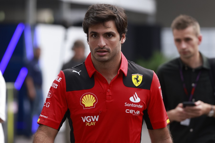 Carlos Sainz se va de Ferrari para darle paso a Hamilton