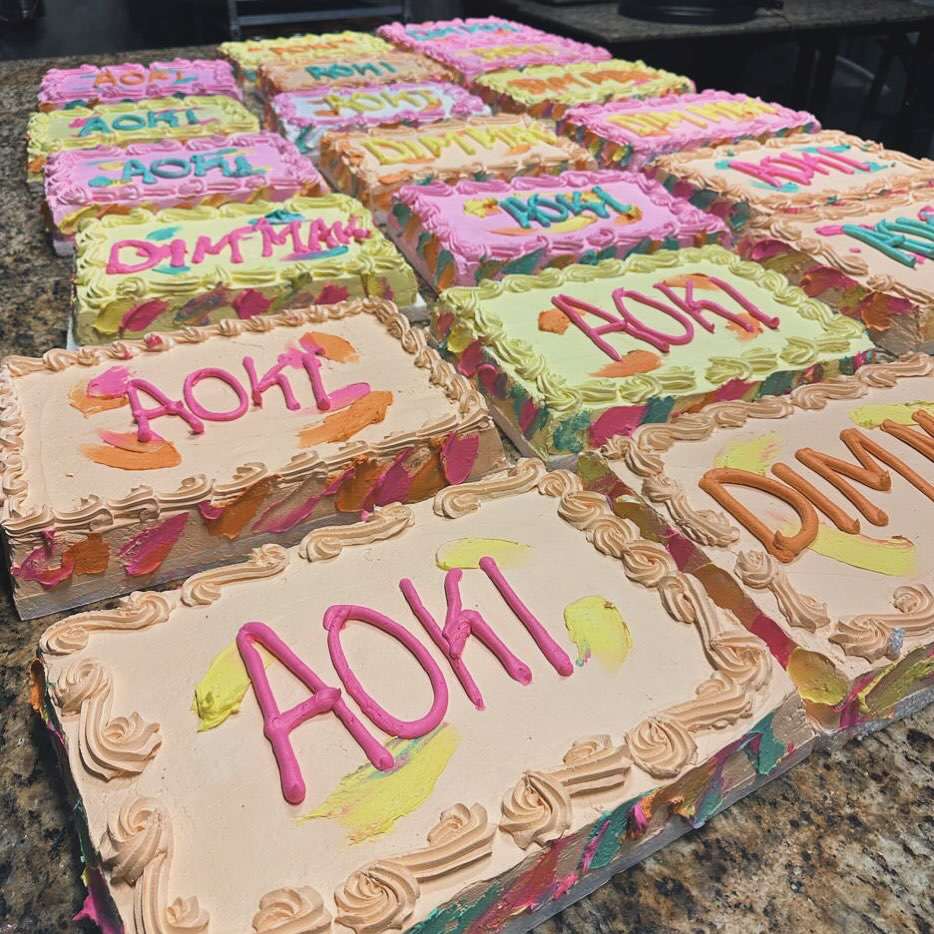 Cake me! Steve Aoki lanza pastelazo a alcaldesa de Campeche