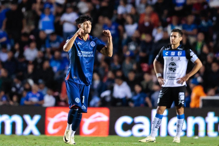 Uriel Antuna en el celebración de gol