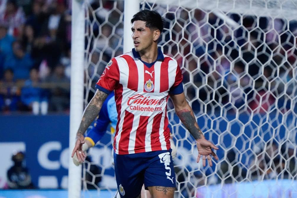 Pocho Guzmán en celebración con Chivas