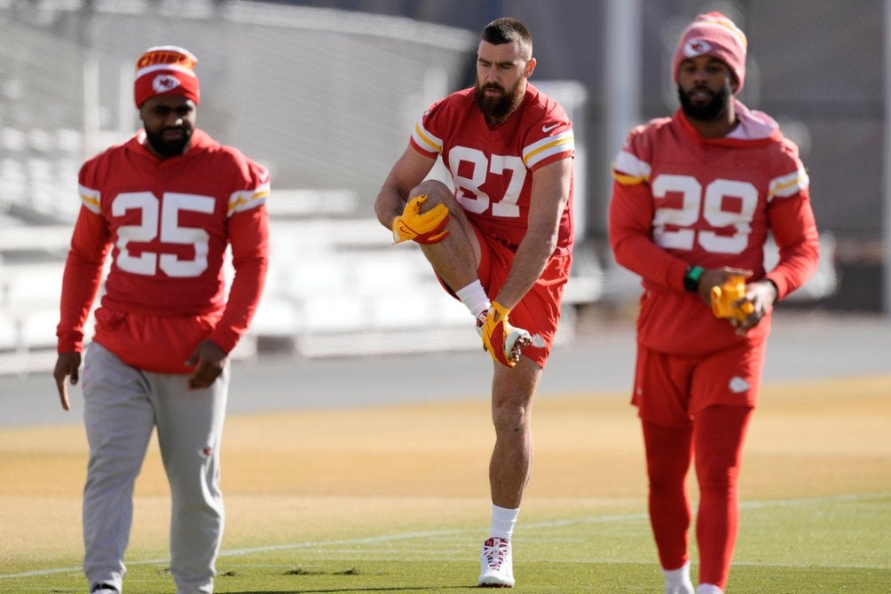 Perine, Edwards-Helaire y Travis Kelce en el entrenamiento