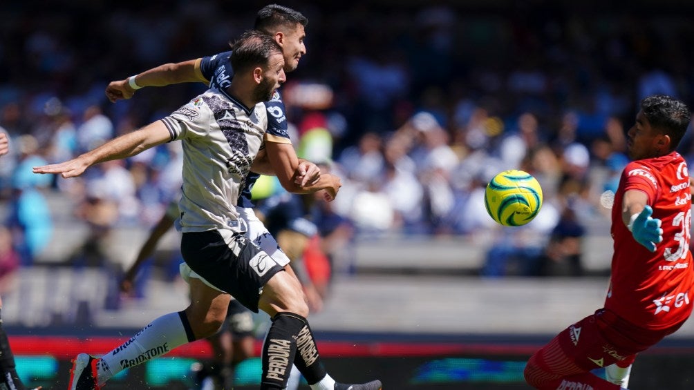 Gol de Guillermo Martínez con Pumas